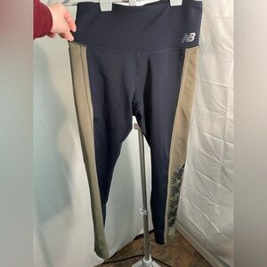 New‎ Balance Medium Black/Olive green Accent cropped leggings (7/8 length)